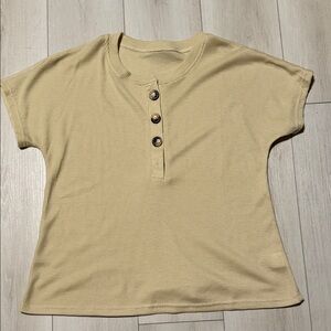 Women’s Beige Button-Up Short Sleeve Top Size XL Never Worn